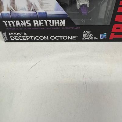 LOT 116: Hasbro Transformers Generations- Titan Return Toy