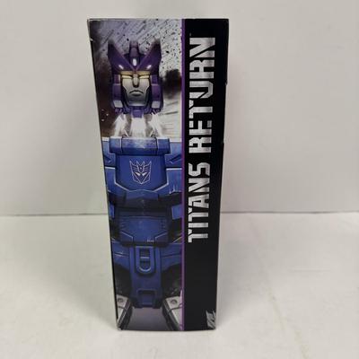 LOT 116: Hasbro Transformers Generations- Titan Return Toy