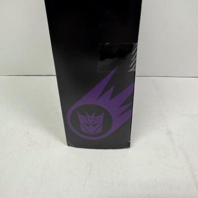 LOT 116: Hasbro Transformers Generations- Titan Return Toy