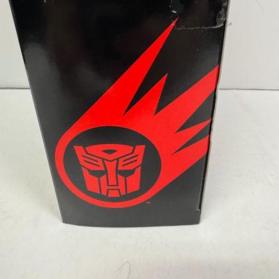 LOT 116: Hasbro Transformers Generations- Titan Return Toy