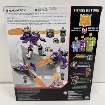 LOT 116: Hasbro Transformers Generations- Titan Return Toy