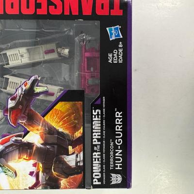 LOT 118: Hasbro Transformers Generations-Power of the Primes, Various Figures