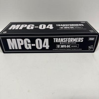 LOT 120: Takara Tomy Transformers Masterpiece Toy