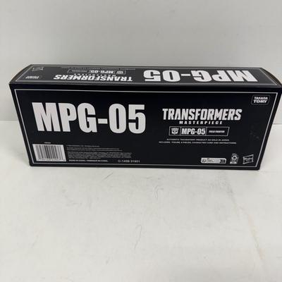 LOT 170: Takara Tomy Transformers Masterpiece Toy