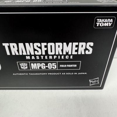 LOT 170: Takara Tomy Transformers Masterpiece Toy