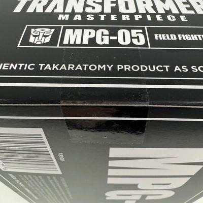 LOT 170: Takara Tomy Transformers Masterpiece Toy