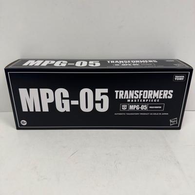 LOT 170: Takara Tomy Transformers Masterpiece Toy