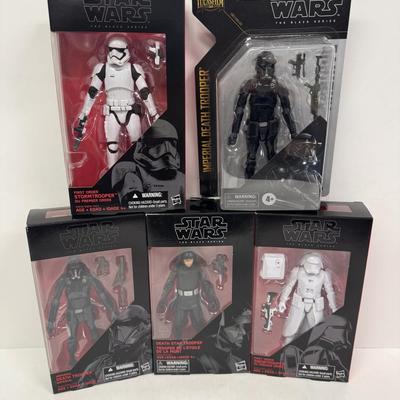 LOT 172: Hasbro Star Wars Black Series, Various Figures