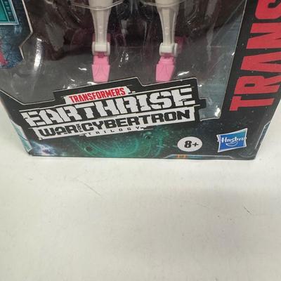 LOT 173: Takara Tomy Transformers Earthrise- War for Cybertron Trilogy Toy