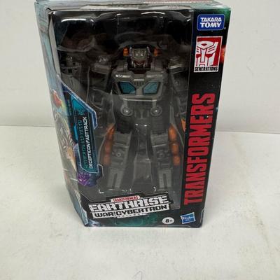 LOT 173: Takara Tomy Transformers Earthrise- War for Cybertron Trilogy Toy