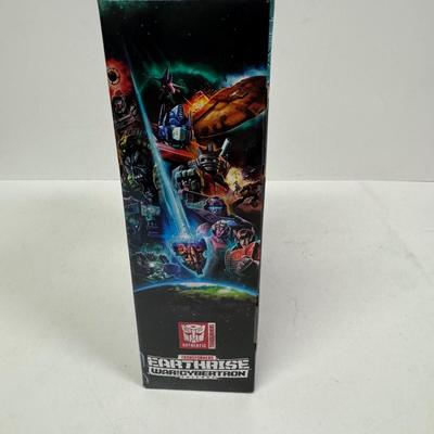 LOT 173: Takara Tomy Transformers Earthrise- War for Cybertron Trilogy Toy