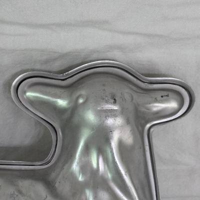 Vintage Aluminum Cake Molds (K-DZ)