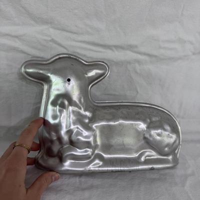 Vintage Aluminum Cake Molds (K-DZ)