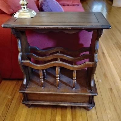 End Table w/paper rack