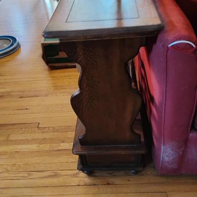 End Table w/paper rack