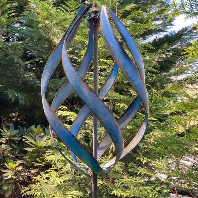 LOT 65: Metal Wind Catcher/Spinner Lawn Decoration