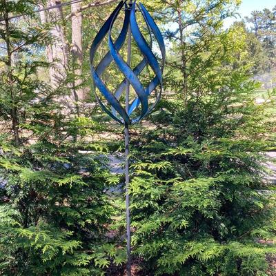 LOT 65: Metal Wind Catcher/Spinner Lawn Decoration