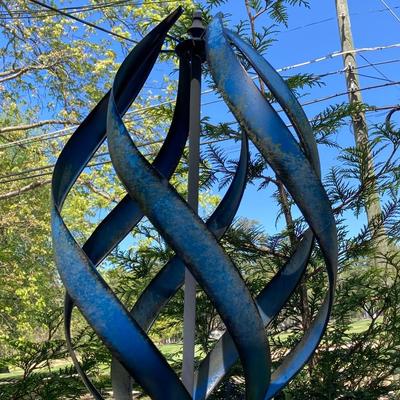 LOT 65: Metal Wind Catcher/Spinner Lawn Decoration