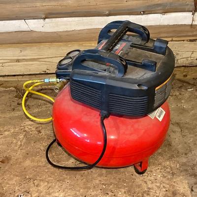 LOT 72: Craftsman Maintenance-Free 6 Gallon Pump