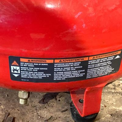 LOT 72: Craftsman Maintenance-Free 6 Gallon Pump