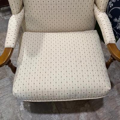 LOT 84: Ethan Allen Accent Chair