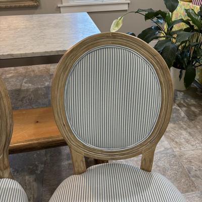 LOT 87: Upholstered Country Chairs (5)