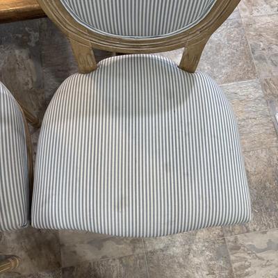LOT 87: Upholstered Country Chairs (5)