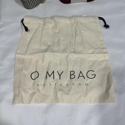 LOT 92: O My Bag Sustainable Leather Brown Purse with Organic Cotton Lining and Storage Bag