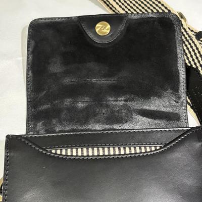 LOT 93: O My Bag Sustainable Black Leather Purse Organic Cotton Lining a