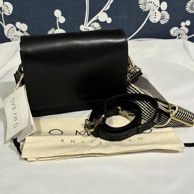 LOT 93: O My Bag Sustainable Black Leather Purse Organic Cotton Lining a