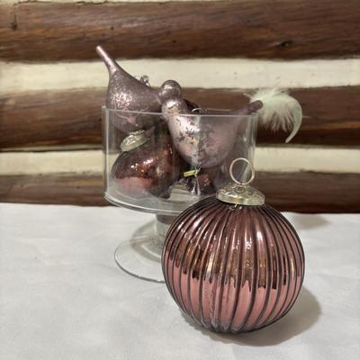 LOT 104: Collection of Classy Holiday Decor and More