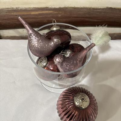 LOT 104: Collection of Classy Holiday Decor and More