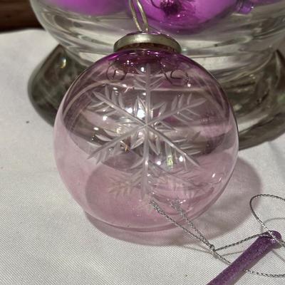 LOT 104: Collection of Classy Holiday Decor and More