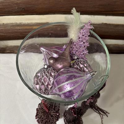 LOT 104: Collection of Classy Holiday Decor and More