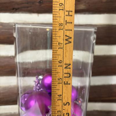 LOT 104: Collection of Classy Holiday Decor and More
