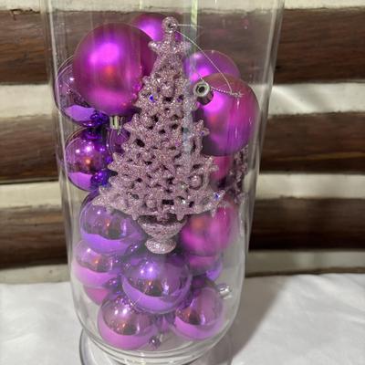 LOT 104: Collection of Classy Holiday Decor and More
