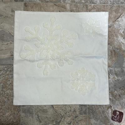LOT 104: Collection of Classy Holiday Decor and More