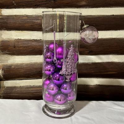 LOT 104: Collection of Classy Holiday Decor and More