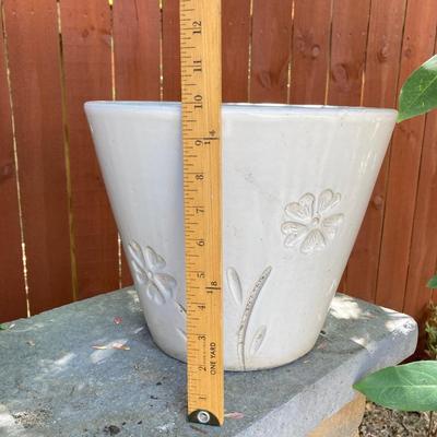 LOT 114: Assortment of Ceramic/Clay Planters