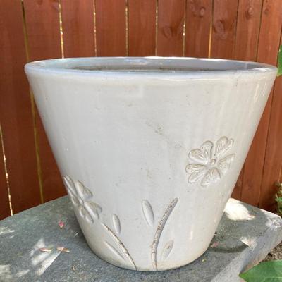 LOT 114: Assortment of Ceramic/Clay Planters