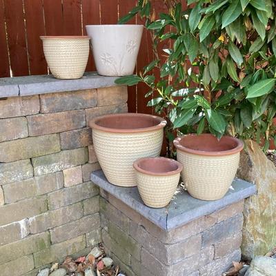 LOT 114: Assortment of Ceramic/Clay Planters