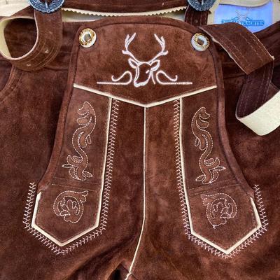 LOT 118: Costumes - Adult, Children’s and Pet