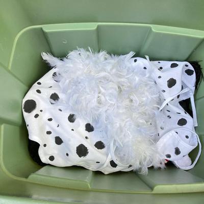 LOT 118: Costumes - Adult, Children’s and Pet