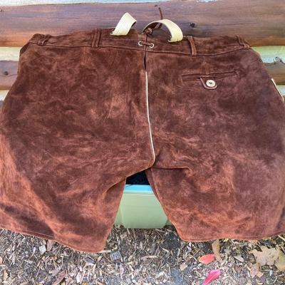 LOT 118: Costumes - Adult, Children’s and Pet