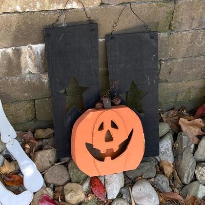 LOT 120: Large Assortment of Halloween Indoor and Outdoor Decorations