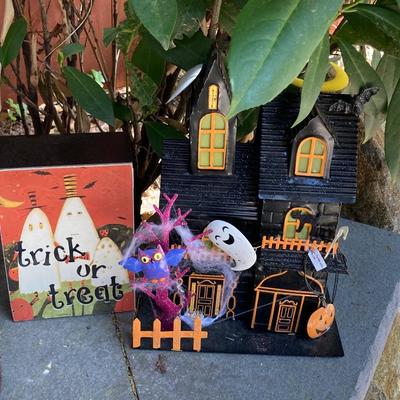 LOT 120: Large Assortment of Halloween Indoor and Outdoor Decorations