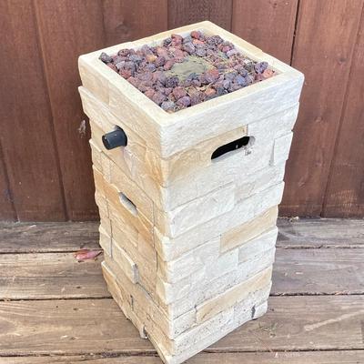 LOT 124: Bond Mfg Propane Fire Pit, Wood Bee Catcher and Patio Umbrella Light