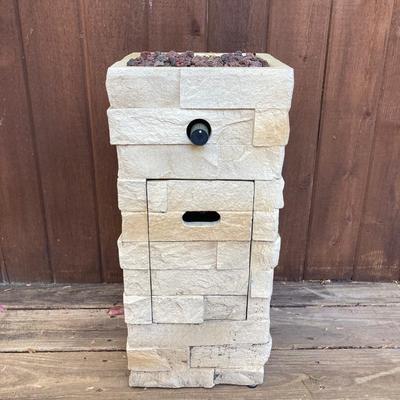 LOT 124: Bond Mfg Propane Fire Pit, Wood Bee Catcher and Patio Umbrella Light
