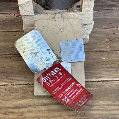 LOT 124: Bond Mfg Propane Fire Pit, Wood Bee Catcher and Patio Umbrella Light