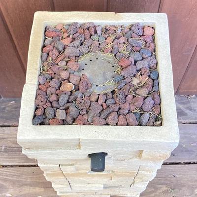 LOT 124: Bond Mfg Propane Fire Pit, Wood Bee Catcher and Patio Umbrella Light